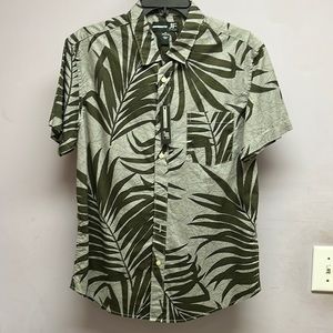 J. Ferrar button down Mens shirt. Short sleeve. Medium